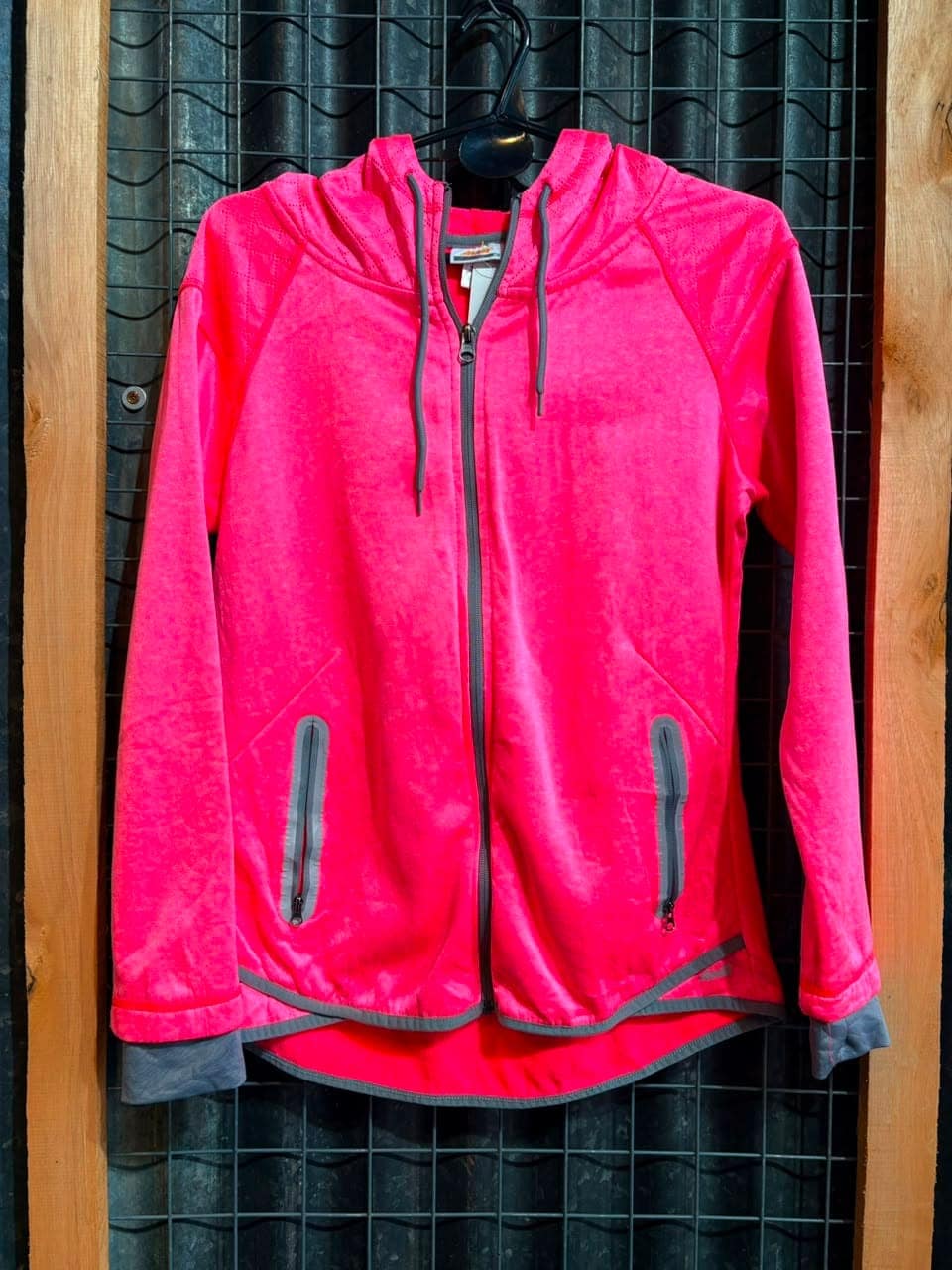 Campera polar fucsia